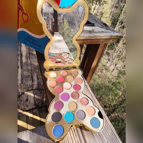 New Moschino X Sephora Eyeshadow Palette Limited Edition NIB - Picture 4 of 6